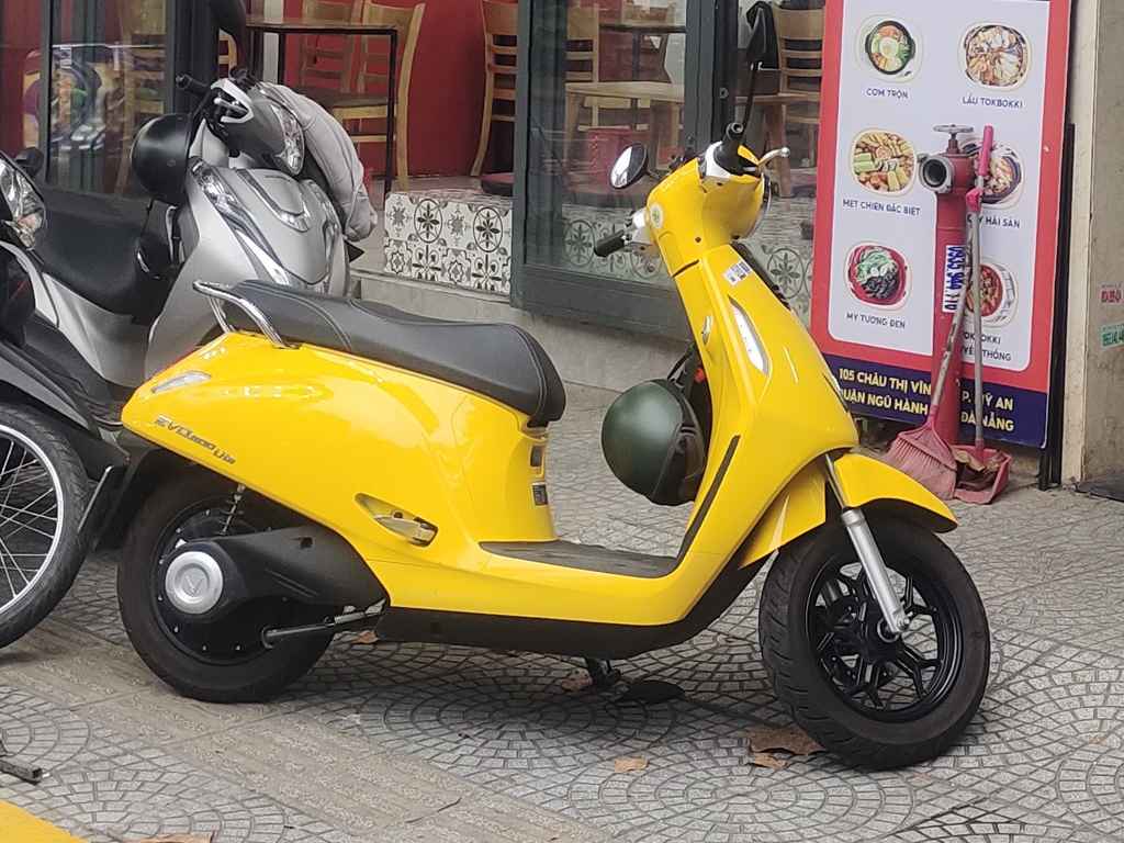 Электрический скутер VinFast Evo200 Lite